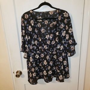 Torrid Vneck Flowy Blouse, Sz 1